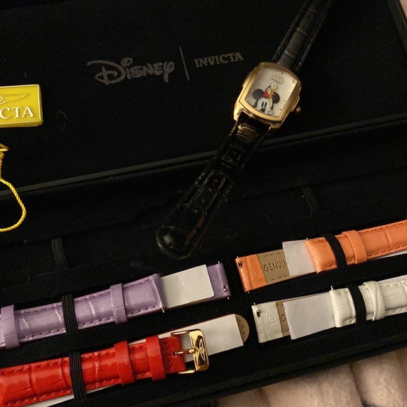 Limited edition Mickey Mouse watch INVICTA - Picture 5 of 9
